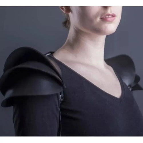 Armure d'Épaule Gothique Femme – Harnais Noir