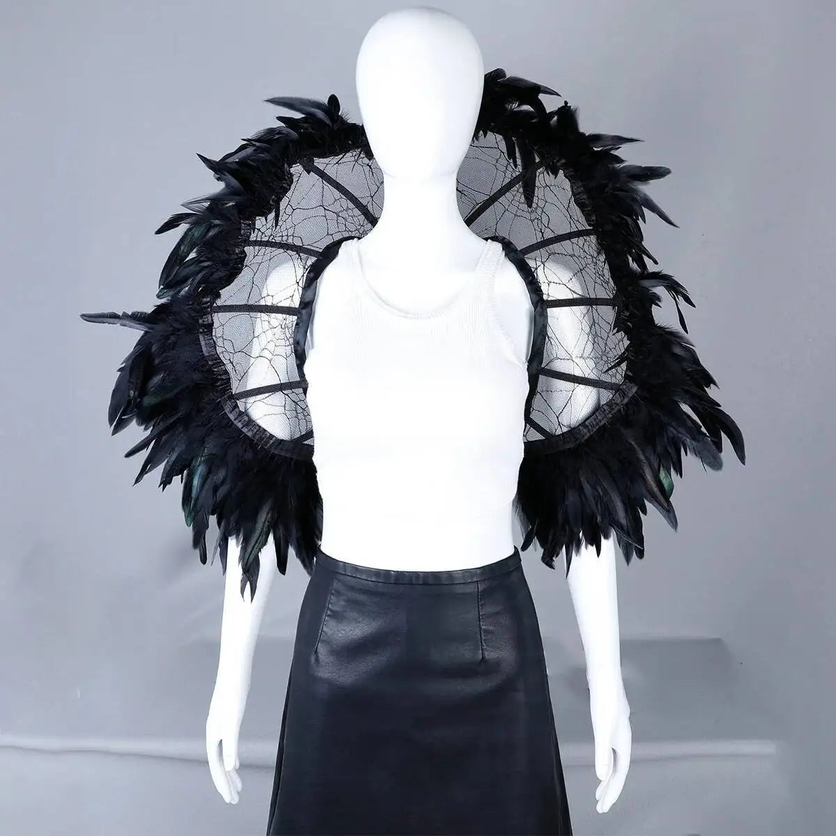Cape à Col en Plumes et Dentelle Noire Gothique