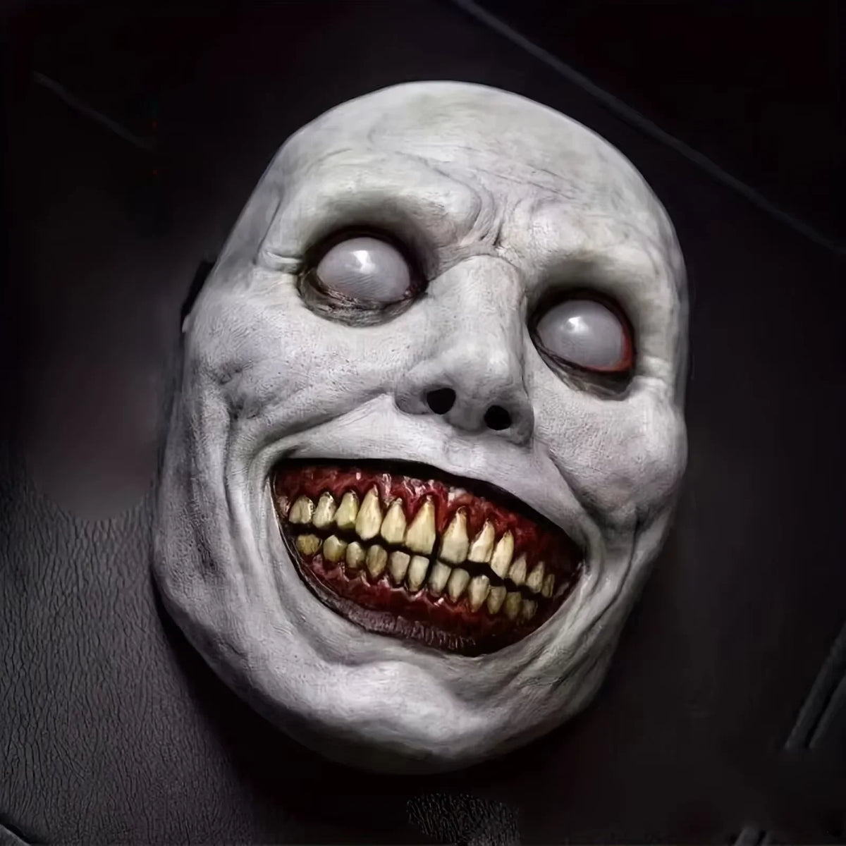 Masque Démon Souriant – Exorciste