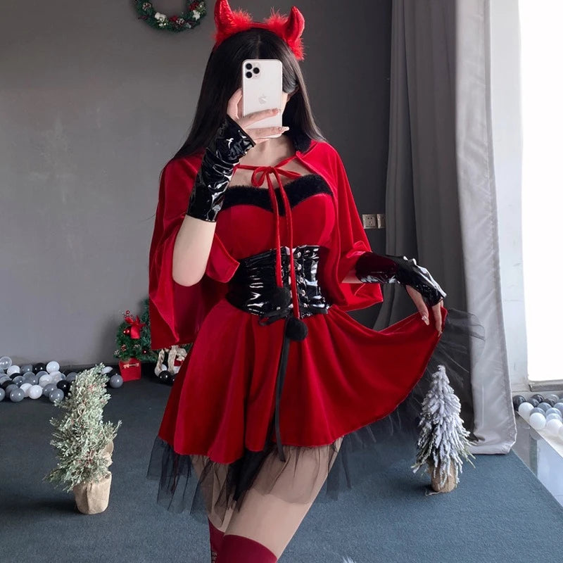 Déguisement Diablesse Femme – Robe en Velours Rouge avec Cape